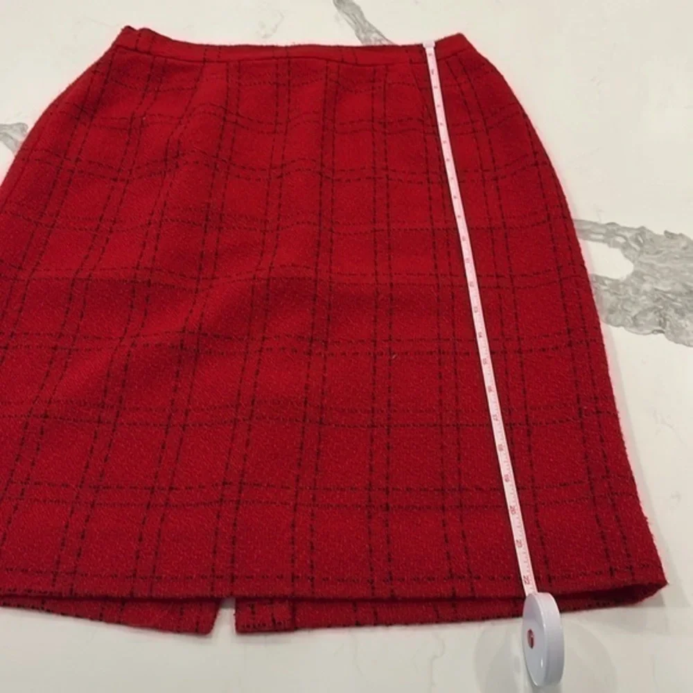 Talbots Red‎ and black Beautiful women’s petite size 10 lined skirt